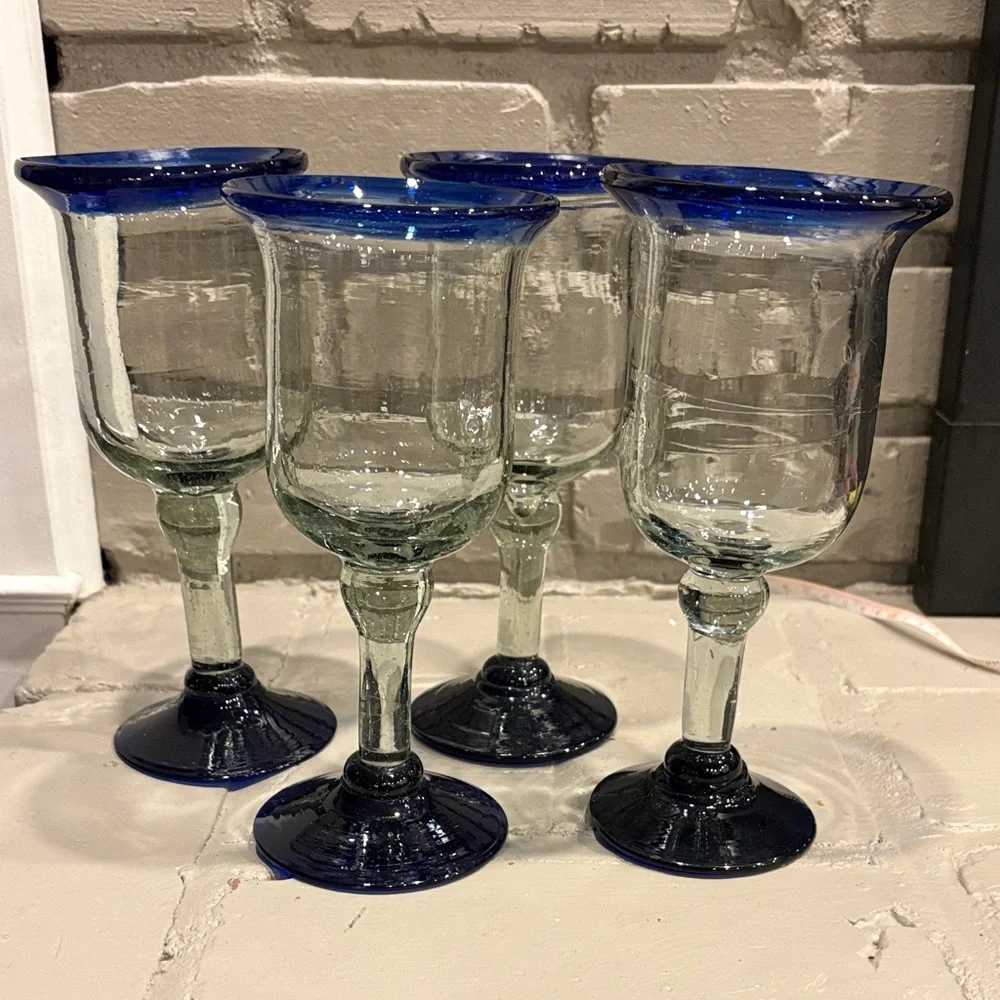 Set of 4 Hand Blown Blue Rimmed Wine/Water/Iced Tea Goblets Made in Mexico - Picture 1 of 7